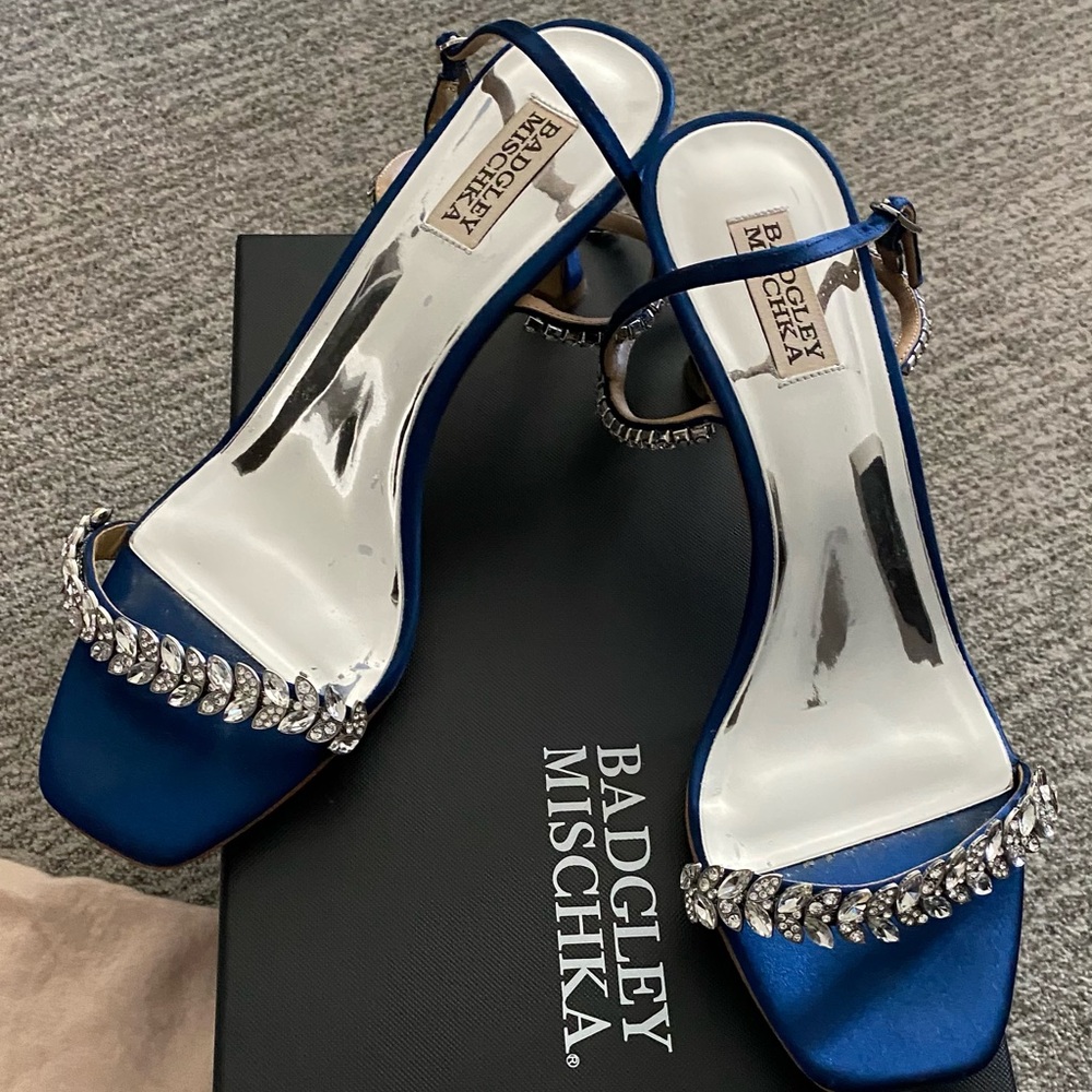 Jewel Badgley Mischka Kenya NVYSAT, Kitten Heel, Size 9.5